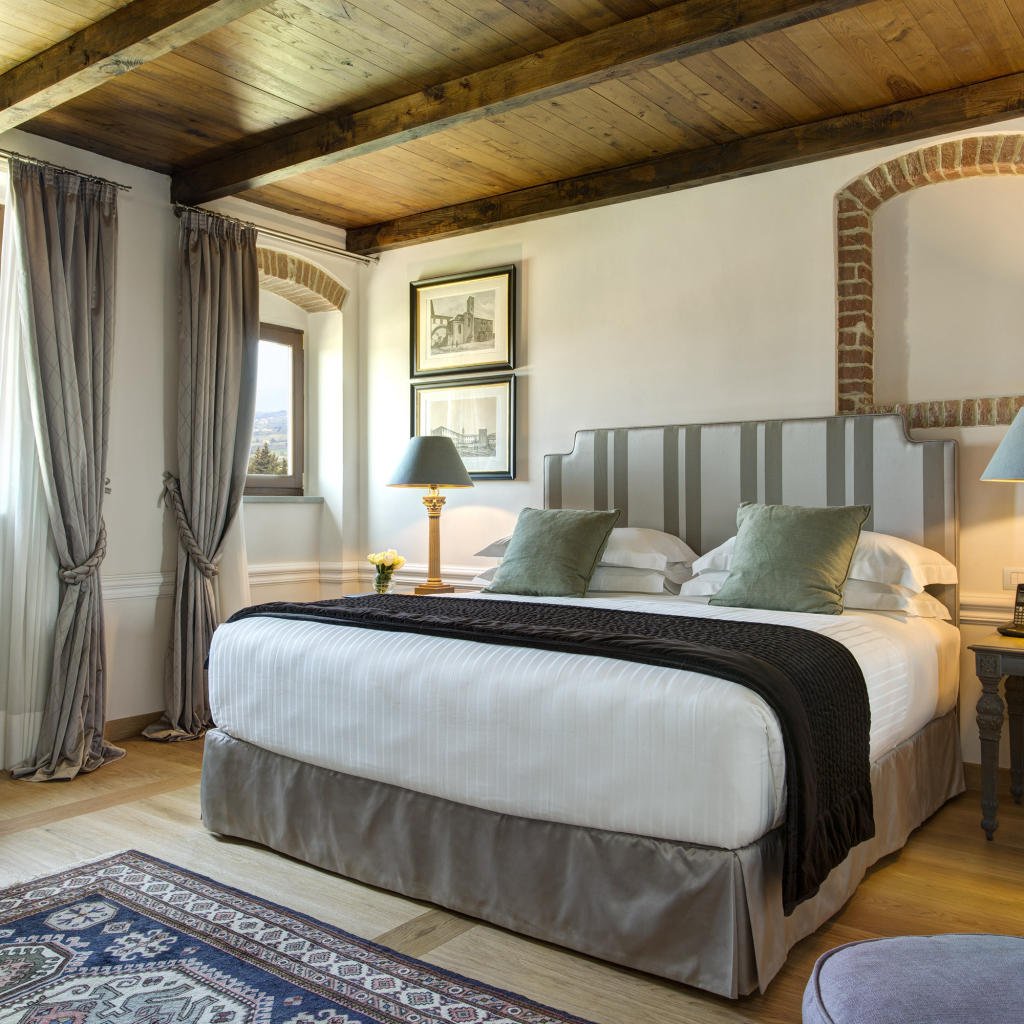 1_-_Le_Calvane_Resort_Two_Bedrooms_Suite_Monetspertoli_Tuscany_8_.JPG